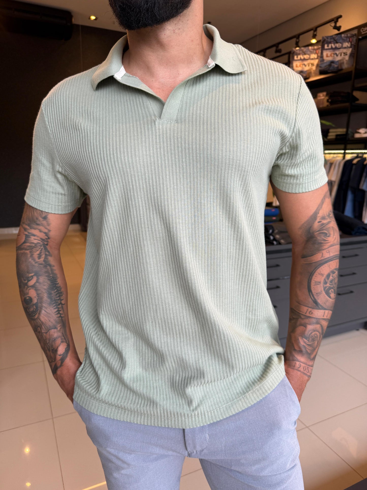 camisa cinza